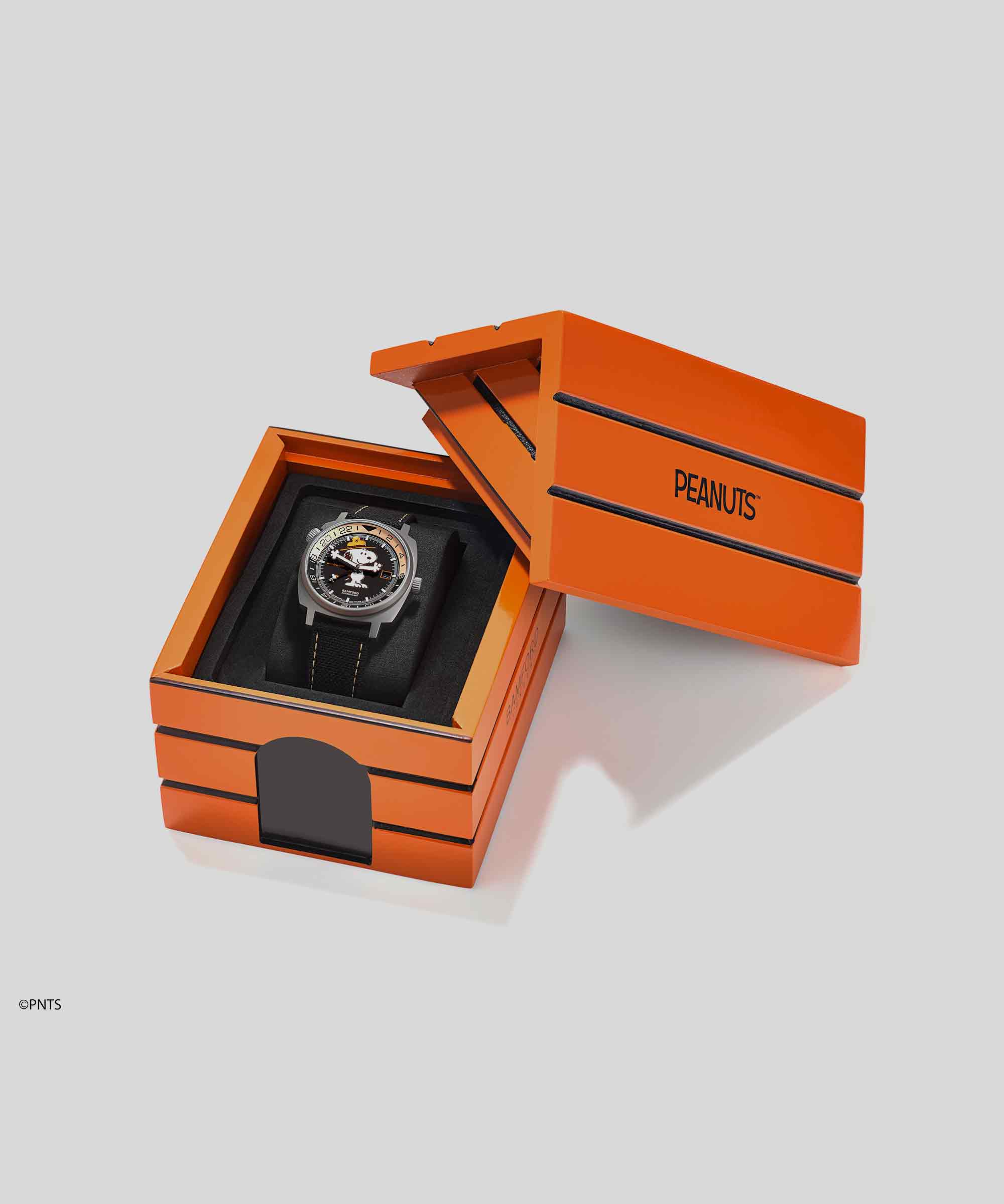 Goodwoof x Bamford London ‘Beagle Scout’ Snoopy Limited-Edition GMT - Image 6